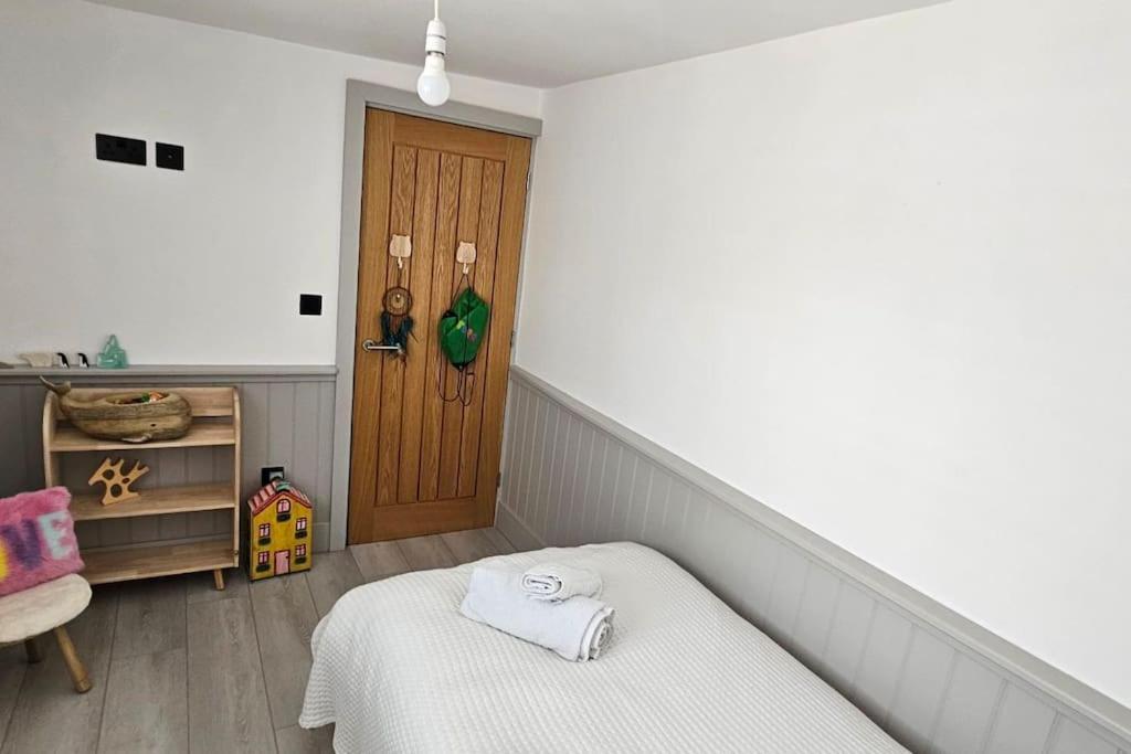 Humberston Boathouse Lodge & Hot Tub - Cleethorpes Beach Cabin Chalet Buitenkant foto