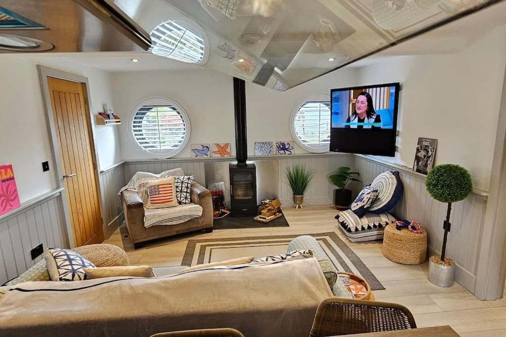 Humberston Boathouse Lodge & Hot Tub - Cleethorpes Beach Cabin Chalet Buitenkant foto