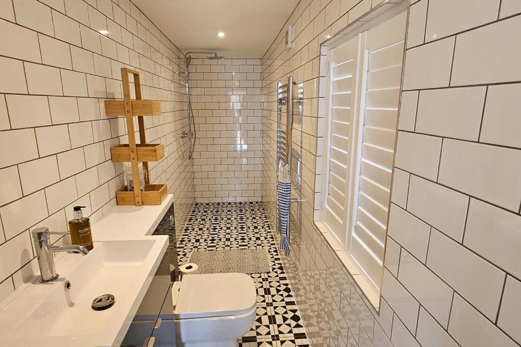 Humberston Boathouse Lodge & Hot Tub - Cleethorpes Beach Cabin Chalet Buitenkant foto