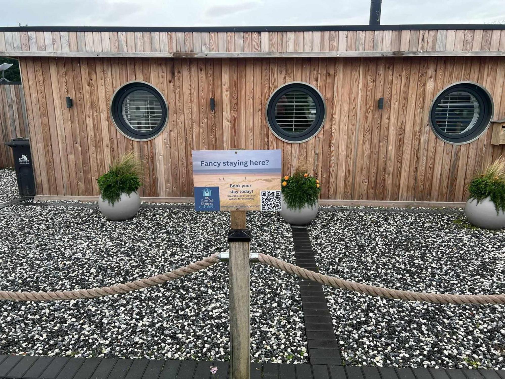 Humberston Boathouse Lodge & Hot Tub - Cleethorpes Beach Cabin Chalet Buitenkant foto